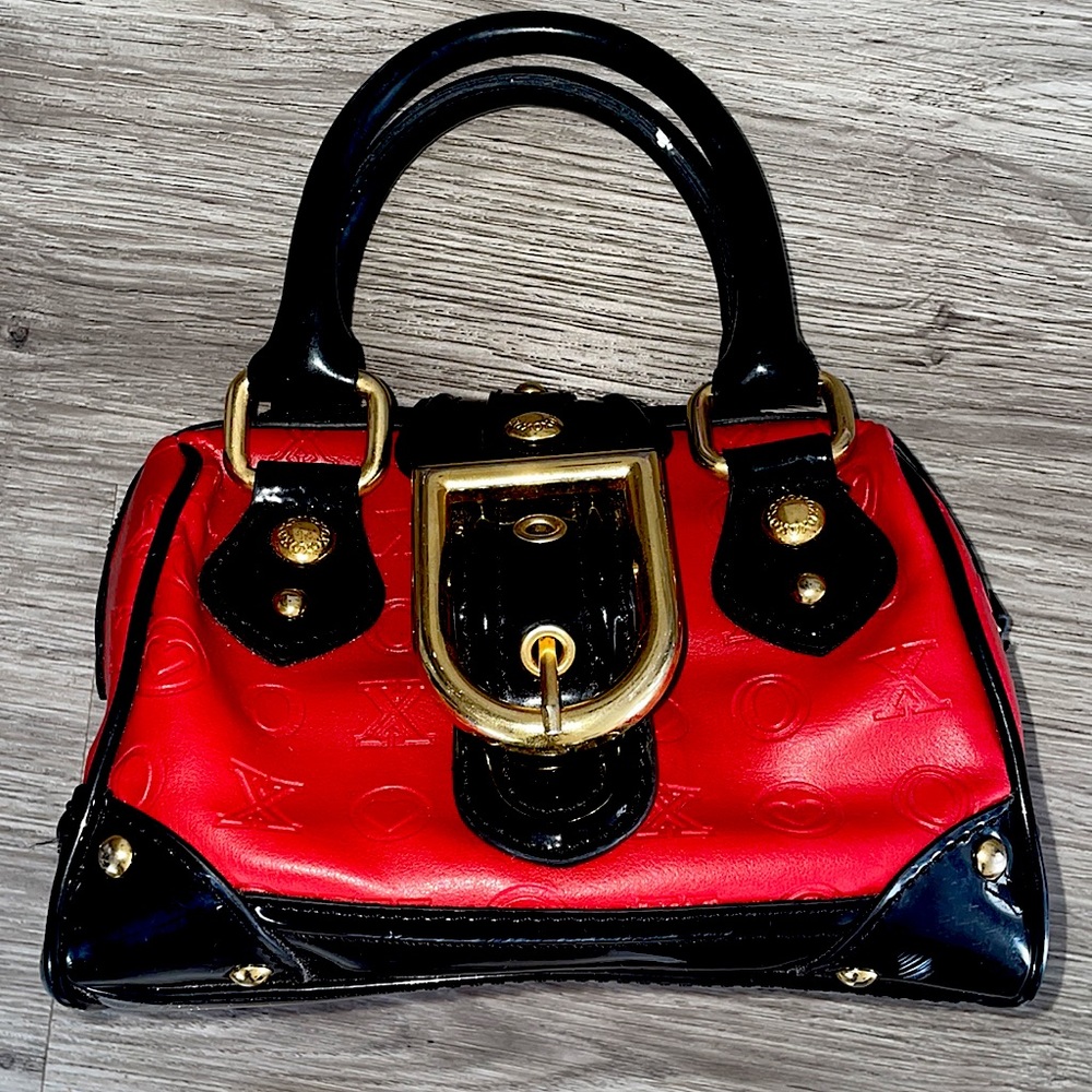XOXO hand back [ red and black ]